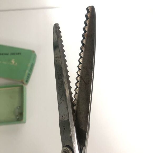 Vintage wiss model C pinking shears in original box USA 1950s zig zag cut craft - Picture 3 of 8